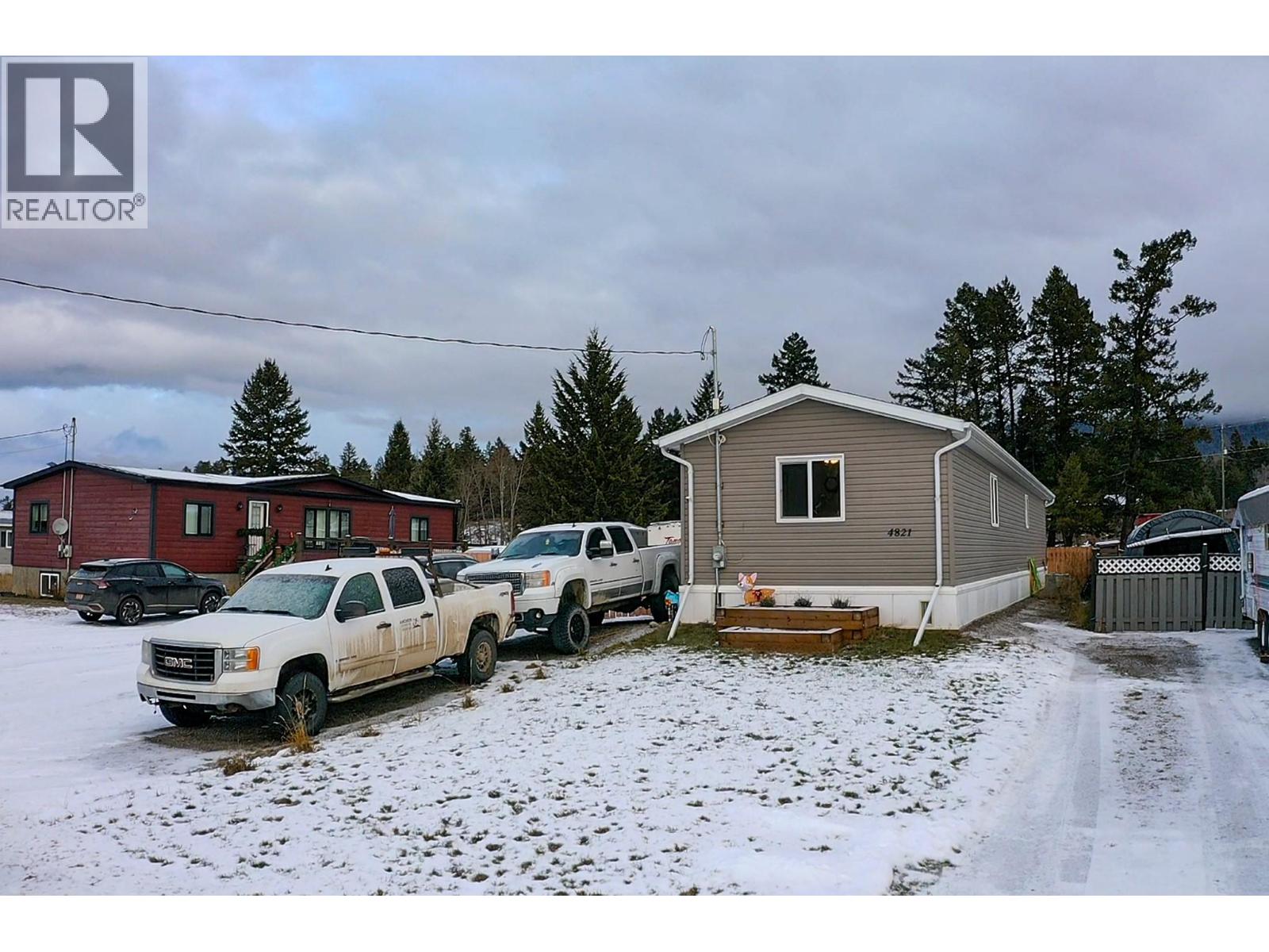 4821 CRESCENTWOOD Drive, Edgewater, British Columbia