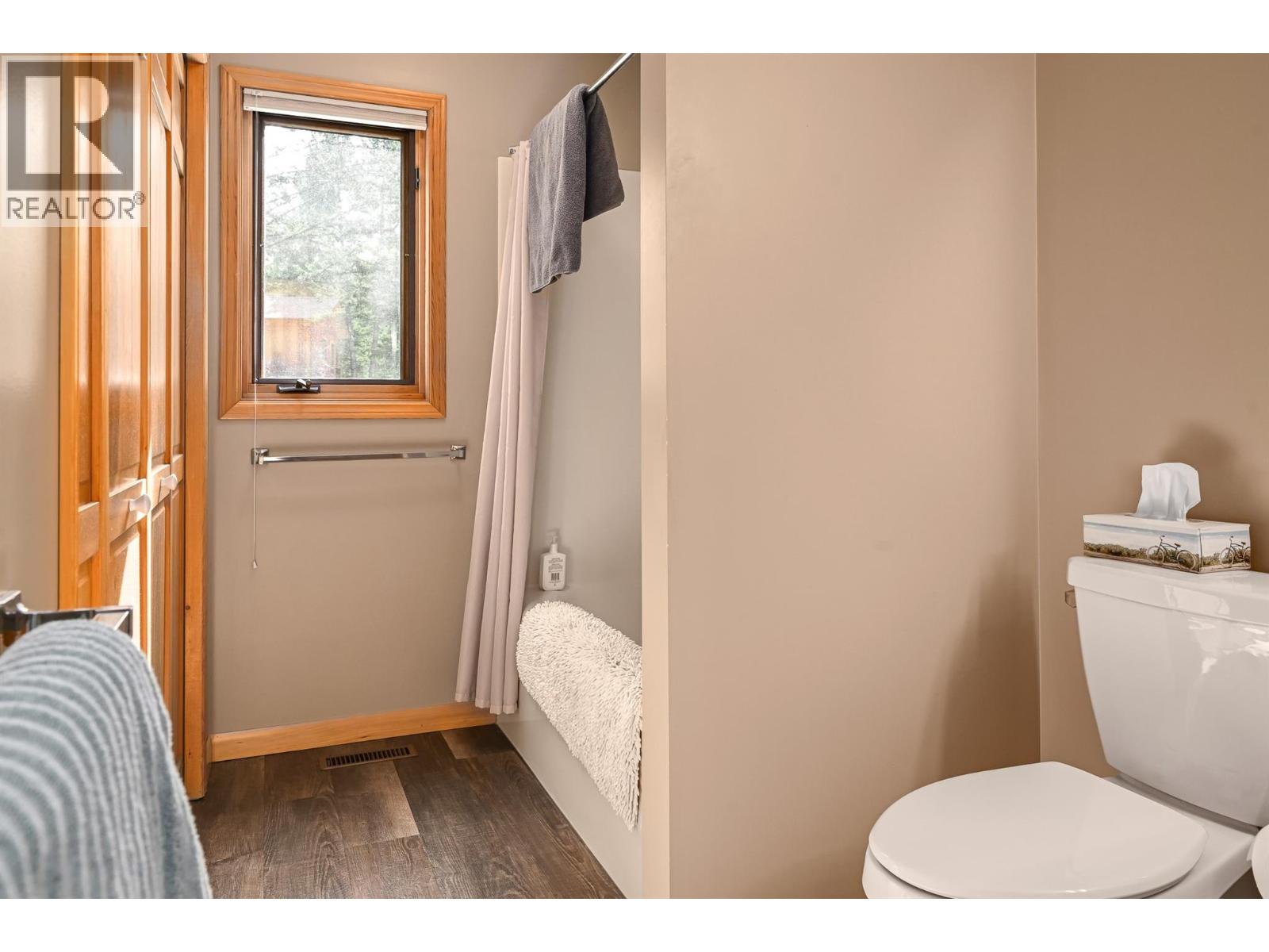 4856 Ridge Crescent, Windermere, British Columbia  V0A 1K3 - Photo 12 - 10381153