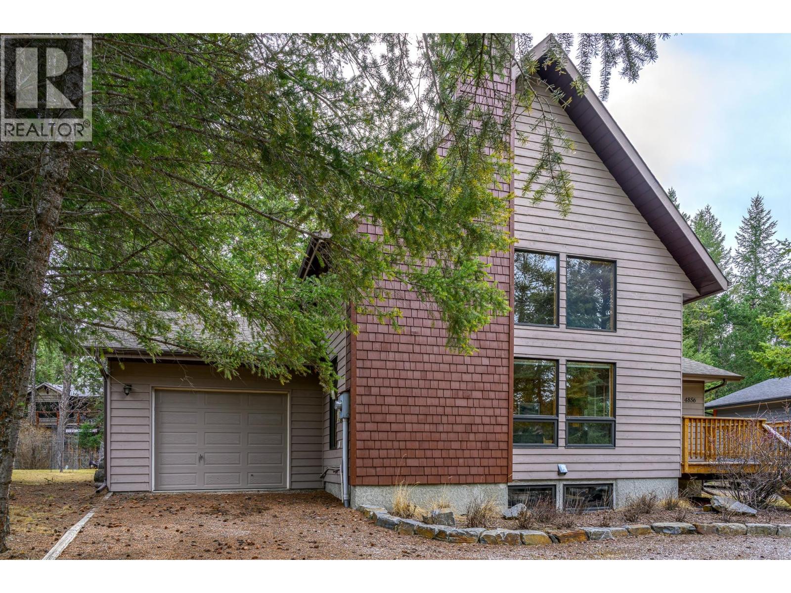 4856 Ridge Crescent, Windermere, British Columbia  V0A 1K3 - Photo 2 - 10381153