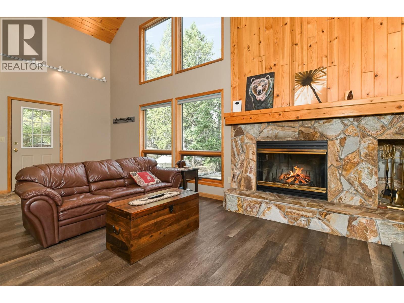 4856 Ridge Crescent, Windermere, British Columbia  V0A 1K3 - Photo 5 - 10381153