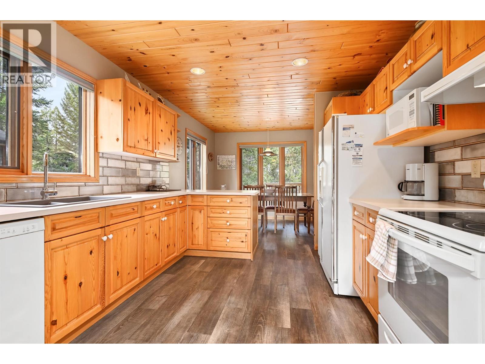 4856 Ridge Crescent, Windermere, British Columbia  V0A 1K3 - Photo 8 - 10381153