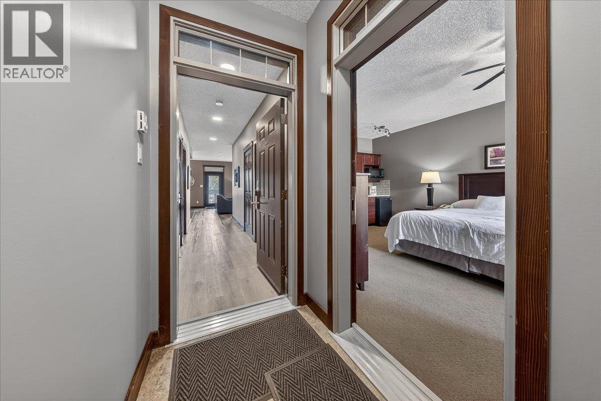 500 Bighorn Boulevard Unit# 522a, Radium Hot Springs, British Columbia  V0A 1M0 - Photo 2 - 10380563