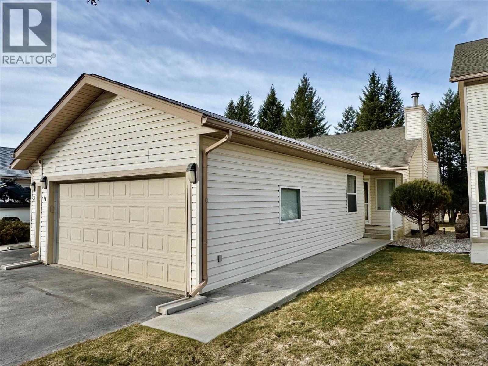 7559 Columbia Avenue Unit# 4, Radium Hot Springs, British Columbia  V0A 1M0 - Photo 2 - 10381526