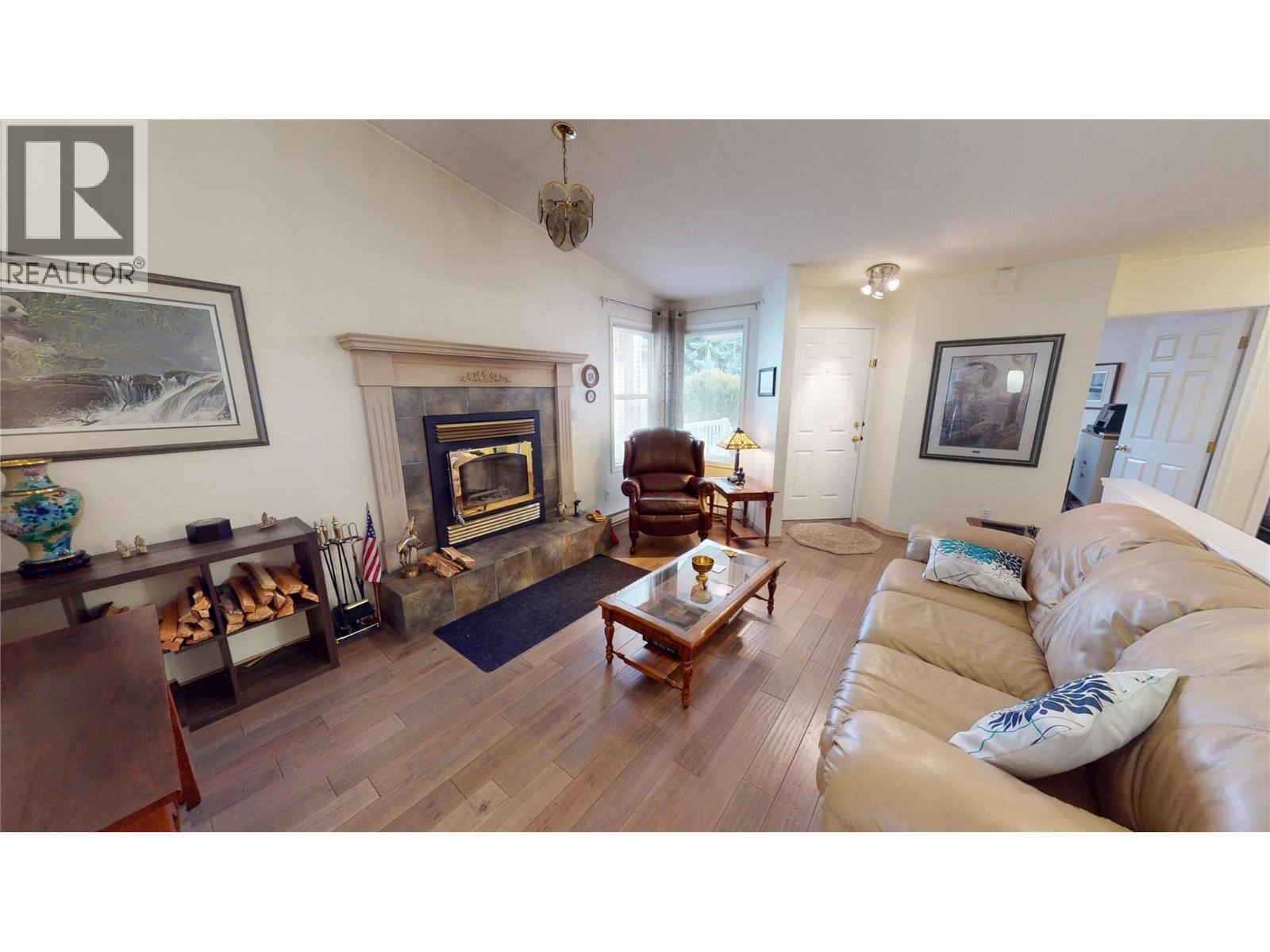 7559 Columbia Avenue Unit# 4, Radium Hot Springs, British Columbia  V0A 1M0 - Photo 8 - 10381526