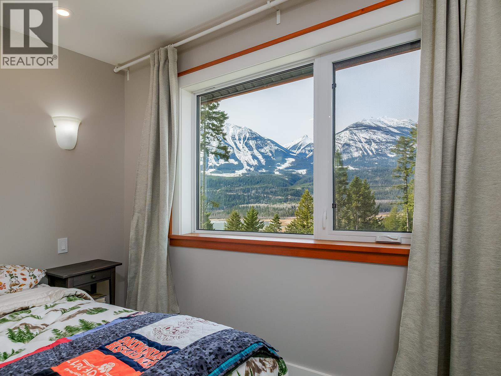 1352 Campbell Road, Golden, British Columbia  V0A 1H7 - Photo 16 - 10381478