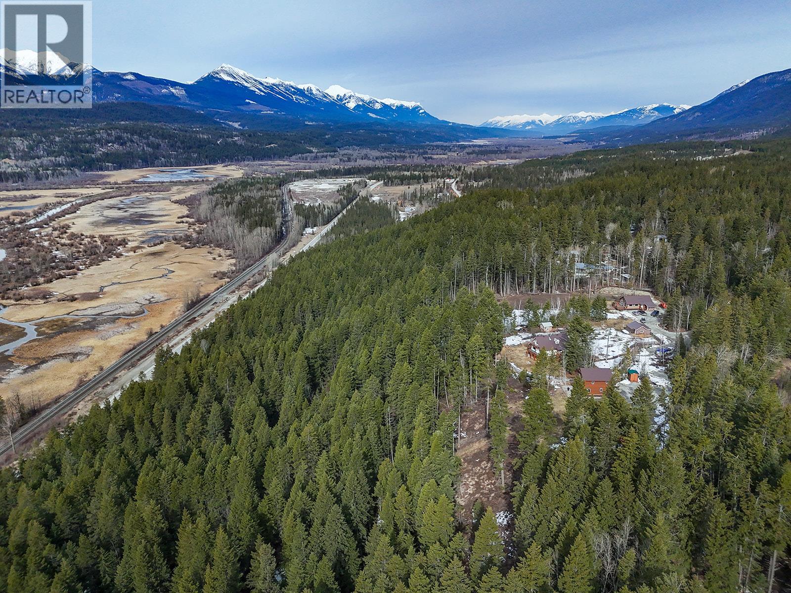 1352 Campbell Road, Golden, British Columbia  V0A 1H7 - Photo 27 - 10381478