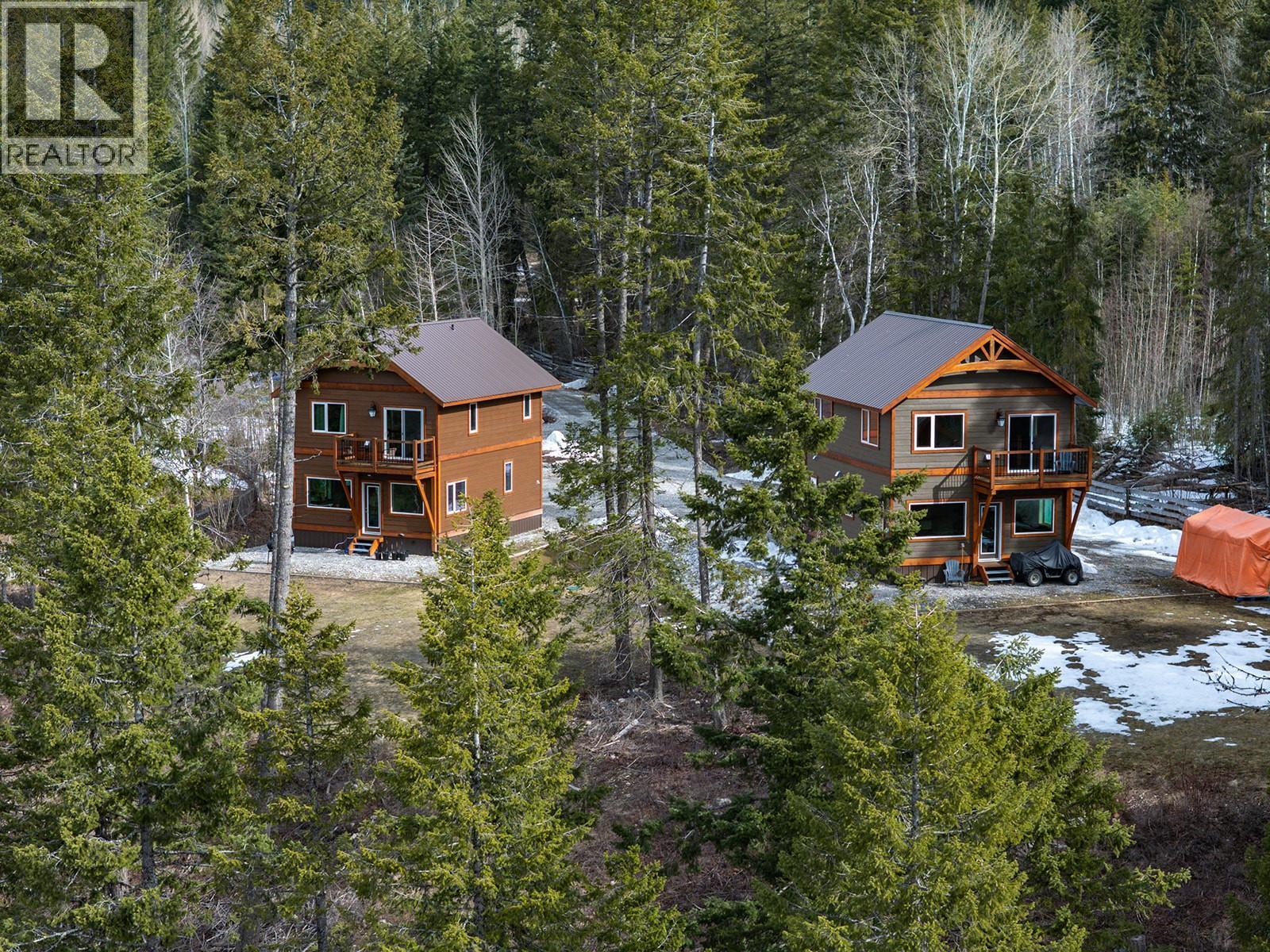 1352 Campbell Road, Golden, British Columbia  V0A 1H7 - Photo 4 - 10381478