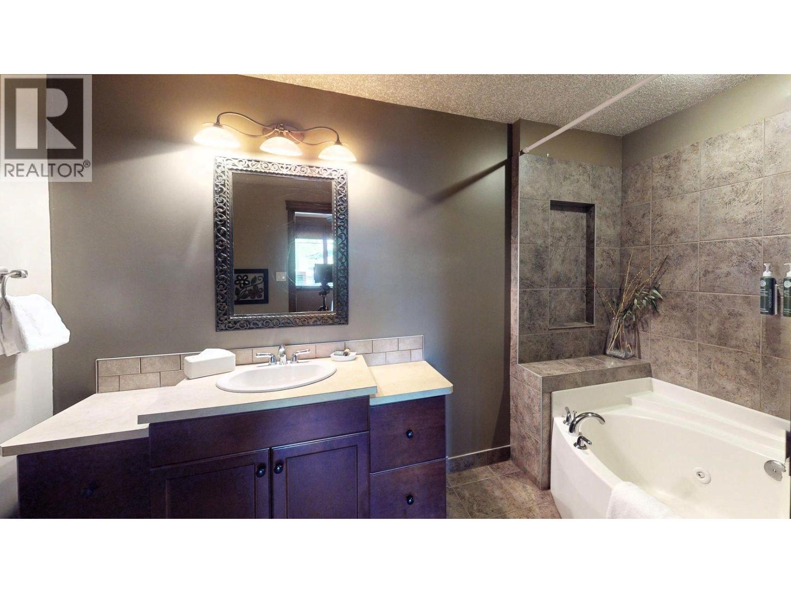 500 Bighorn Boulevard Unit# 513, Radium Hot Springs, British Columbia  V0A 1M0 - Photo 33 - 10380962