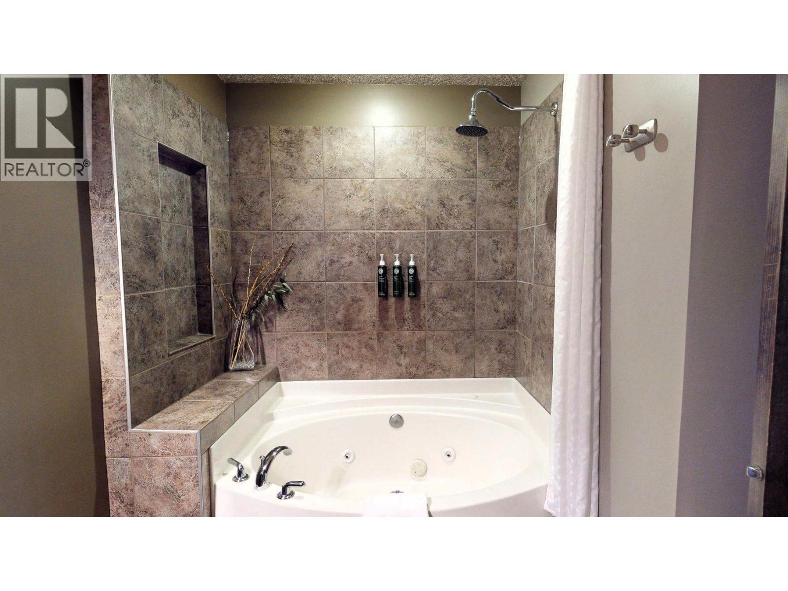 500 Bighorn Boulevard Unit# 513, Radium Hot Springs, British Columbia  V0A 1M0 - Photo 38 - 10380962