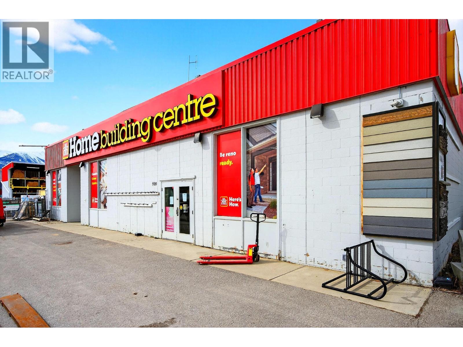 909 11th Avenue S, Golden, British Columbia  V0A 1H0 - Photo 2 - 10381624