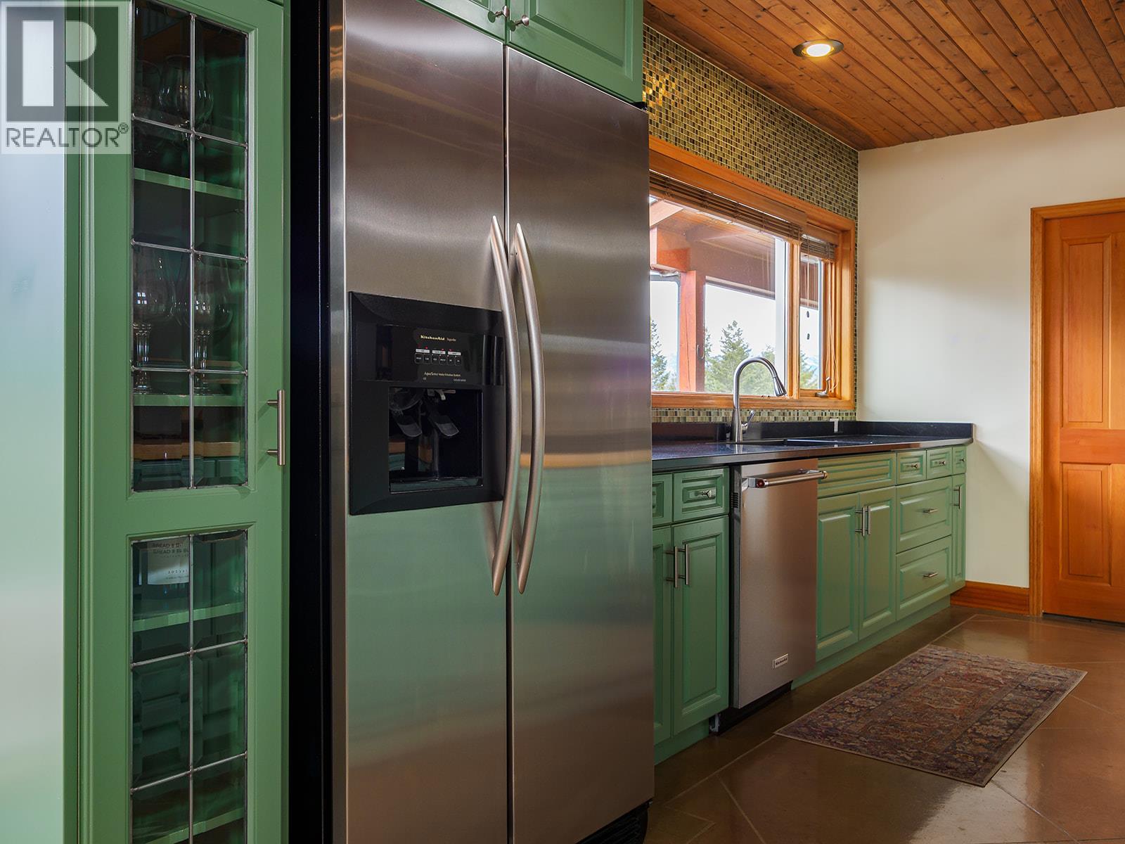 1756 Highway 95 Highway, Golden, British Columbia  V0A 1H0 - Photo 7 - 10381893