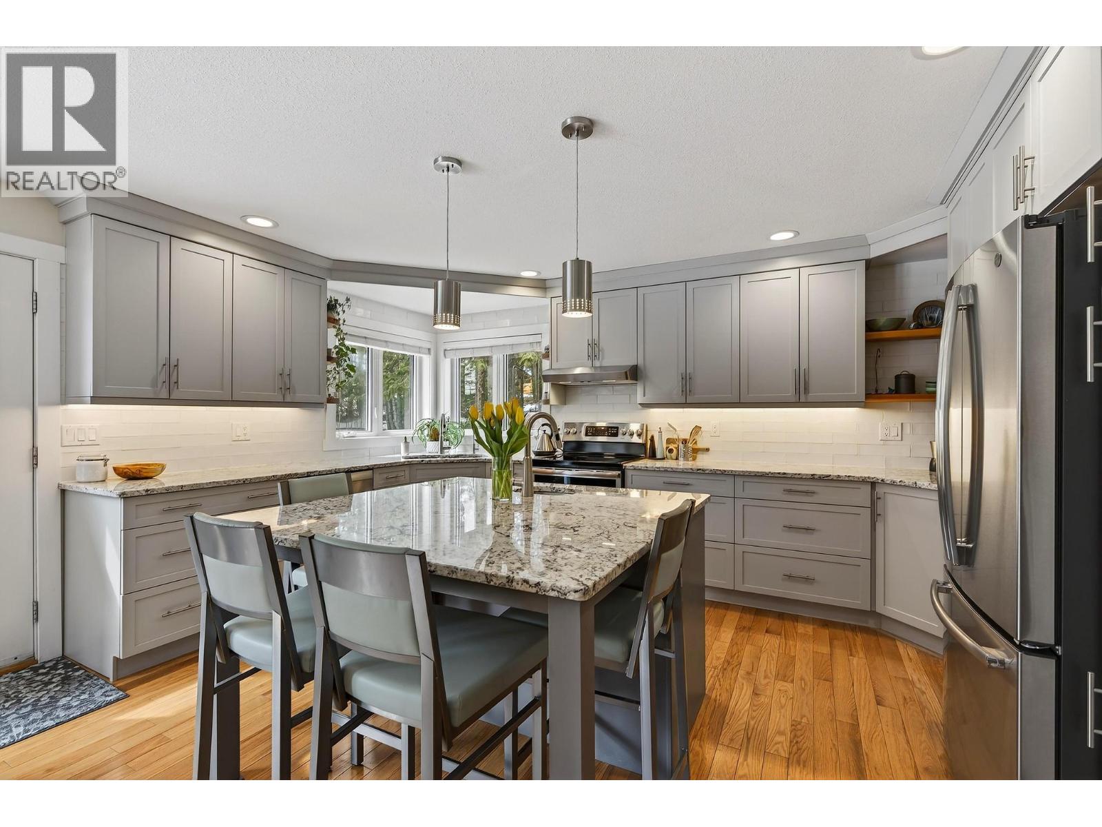 656 Lafontaine Road E, Golden, British Columbia  V0A 1H3 - Photo 5 - 10382072