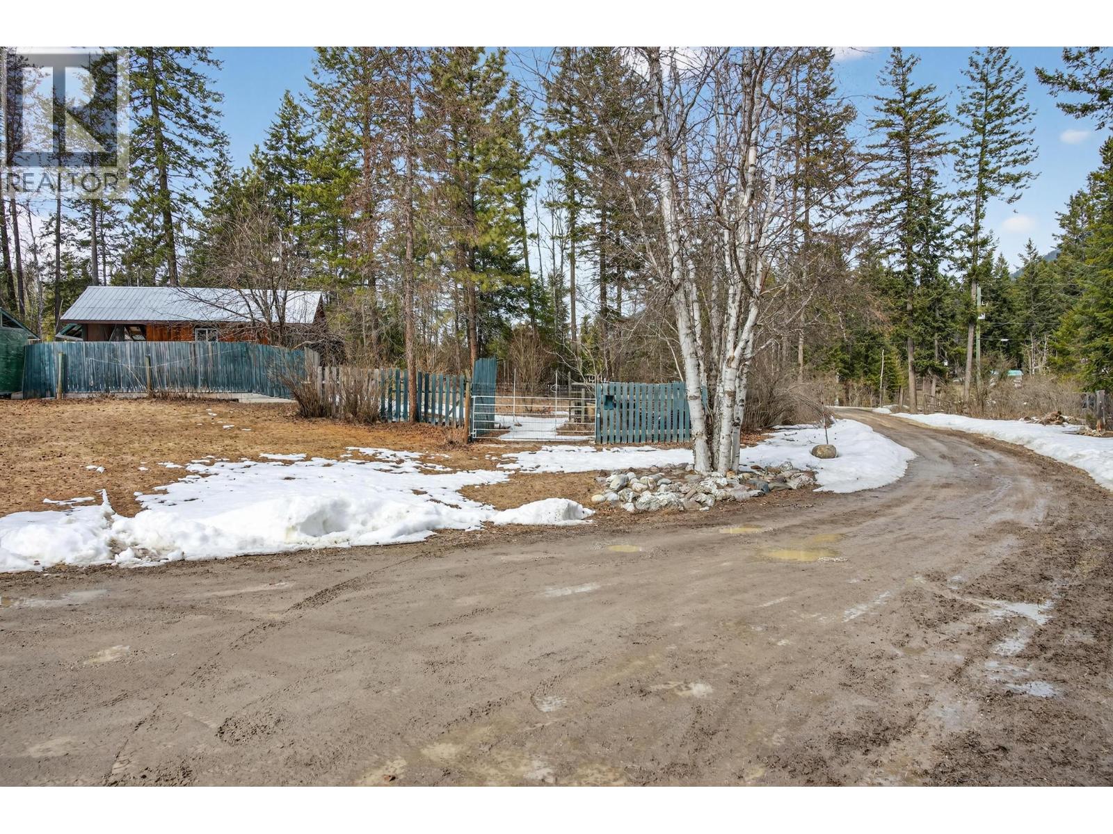 656 Lafontaine Road E, Golden, British Columbia  V0A 1H3 - Photo 67 - 10382072