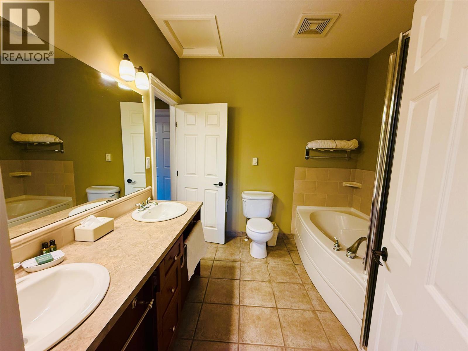 200 Bighorn Boulevard Unit# 233, Radium Hot Springs, British Columbia  V0A 1M0 - Photo 25 - 10382100