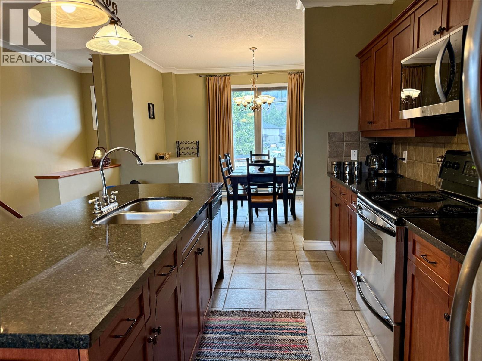 200 Bighorn Boulevard Unit# 233, Radium Hot Springs, British Columbia  V0A 1M0 - Photo 9 - 10382100