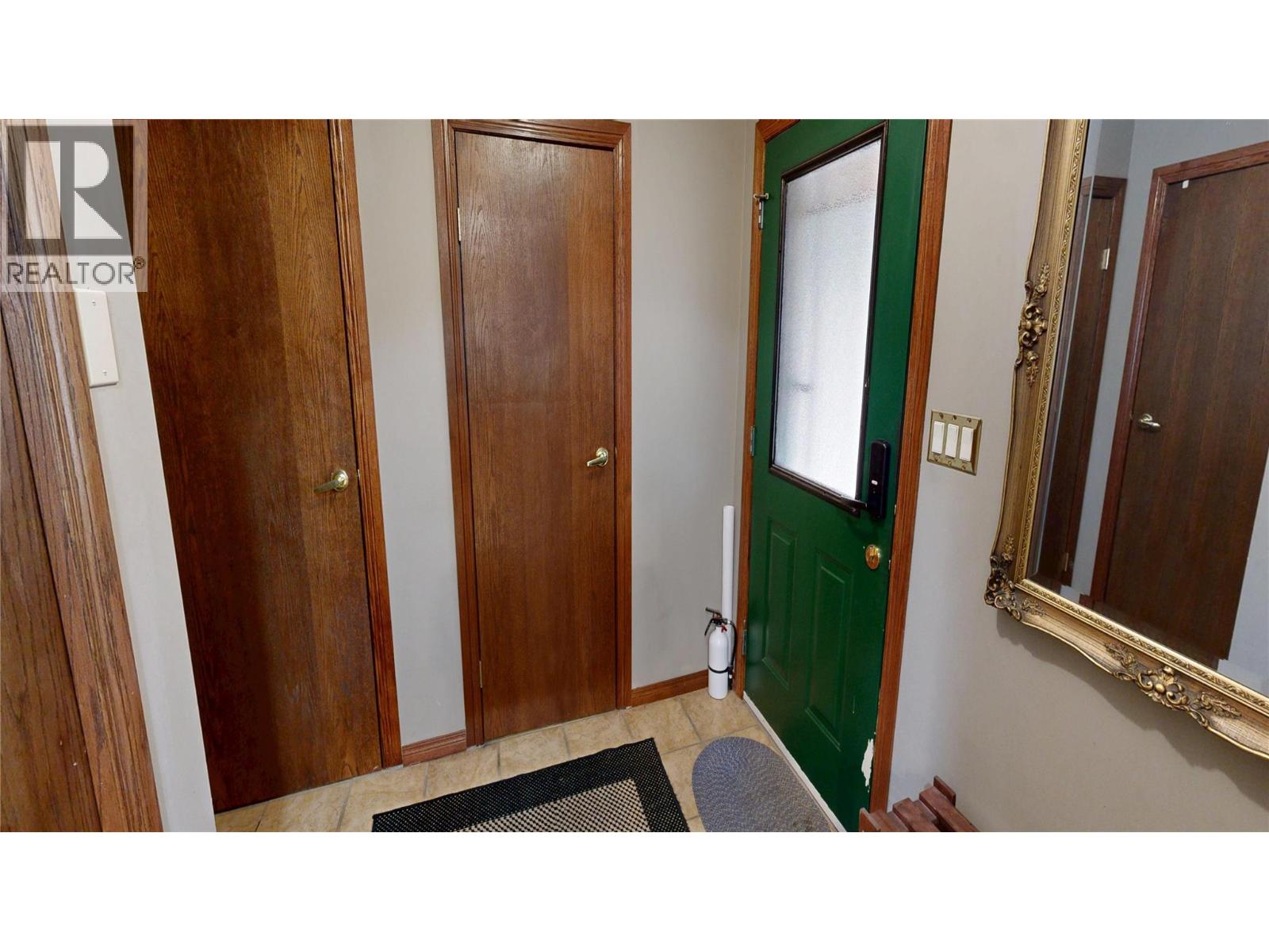 4406 Ashton Road, Spur Valley, British Columbia  V0A 1B0 - Photo 4 - 10381928