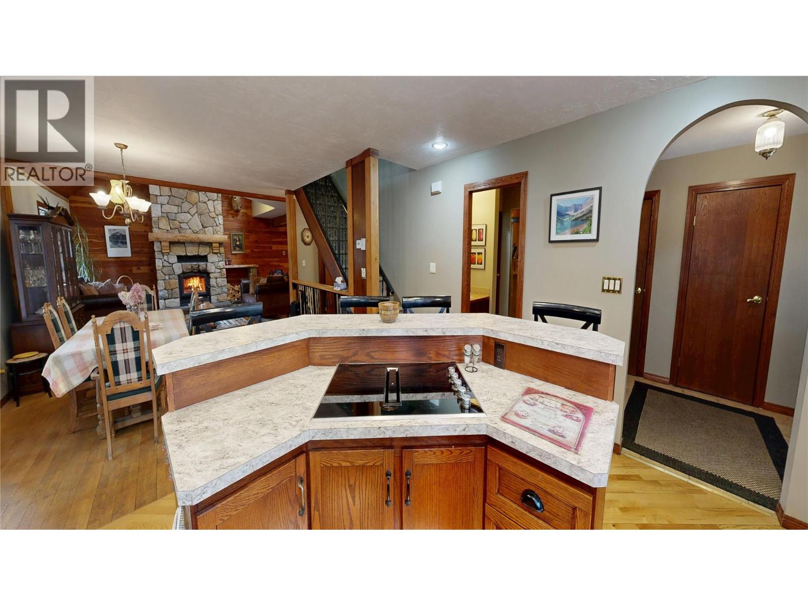 4406 Ashton Road, Spur Valley, British Columbia  V0A 1B0 - Photo 6 - 10381928