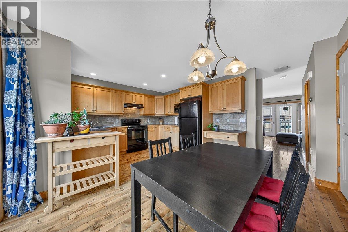 803 10th Avenue, Invermere, British Columbia  V0A 1K0 - Photo 12 - 10381420