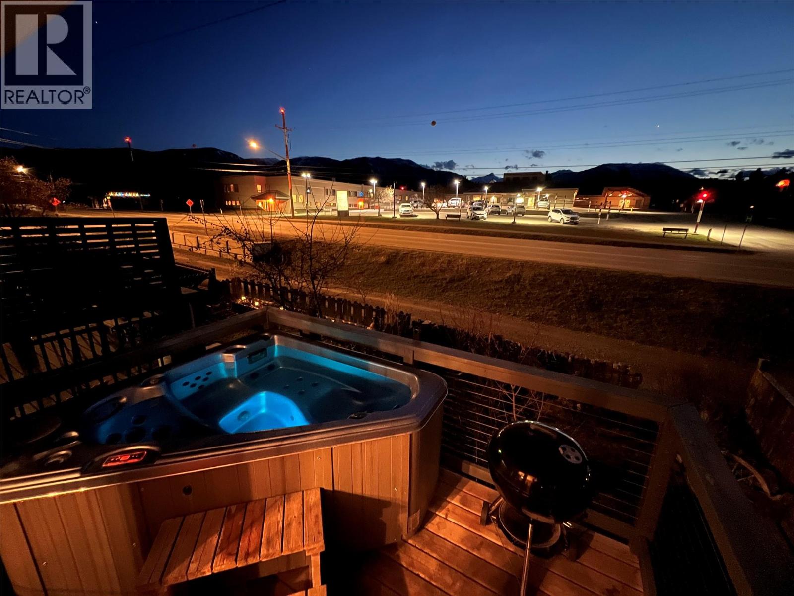 803 10th Avenue, Invermere, British Columbia  V0A 1K0 - Photo 17 - 10381420