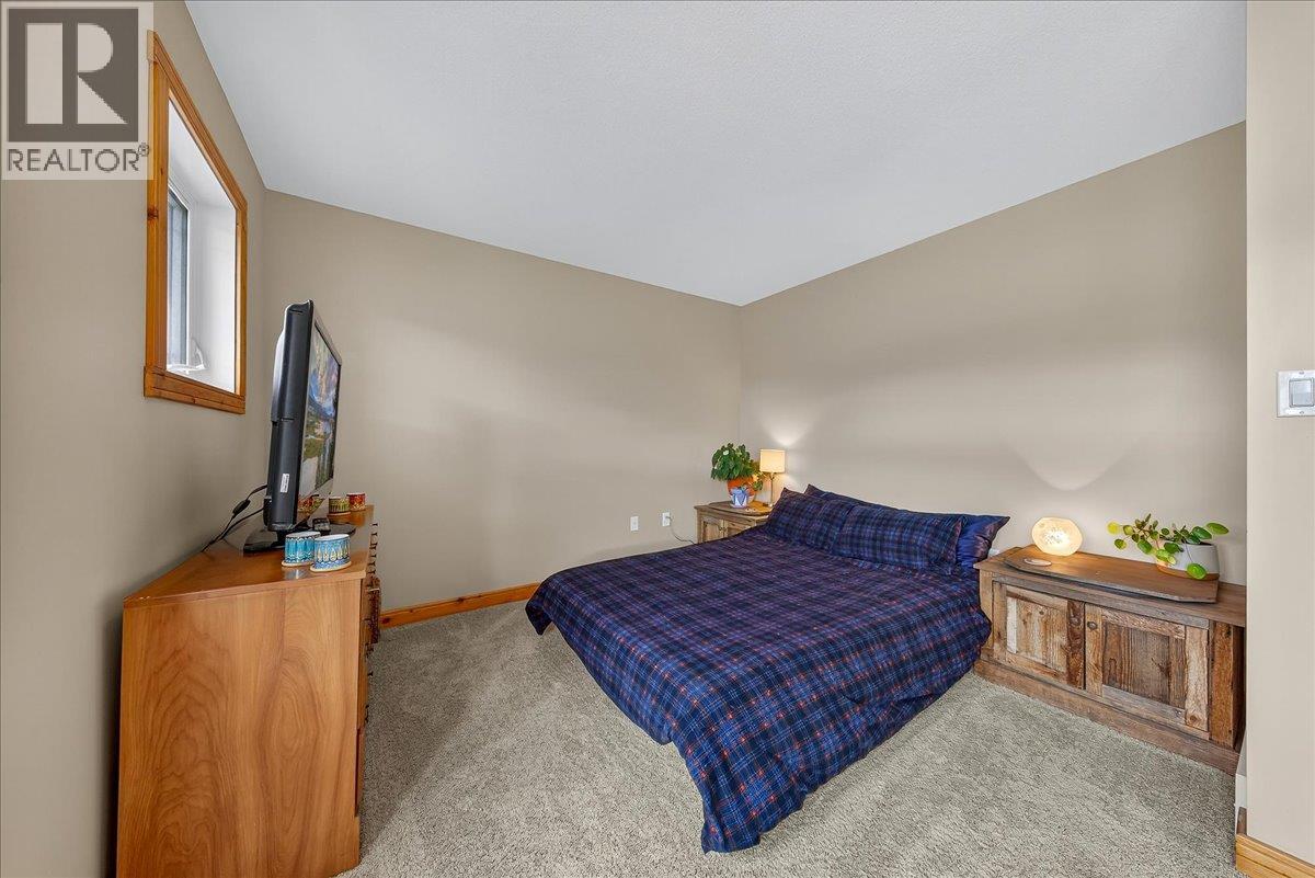 803 10th Avenue, Invermere, British Columbia  V0A 1K0 - Photo 19 - 10381420