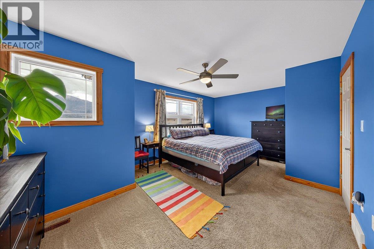 803 10th Avenue, Invermere, British Columbia  V0A 1K0 - Photo 23 - 10381420