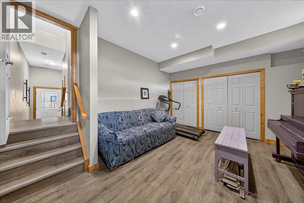 803 10th Avenue, Invermere, British Columbia  V0A 1K0 - Photo 26 - 10381420