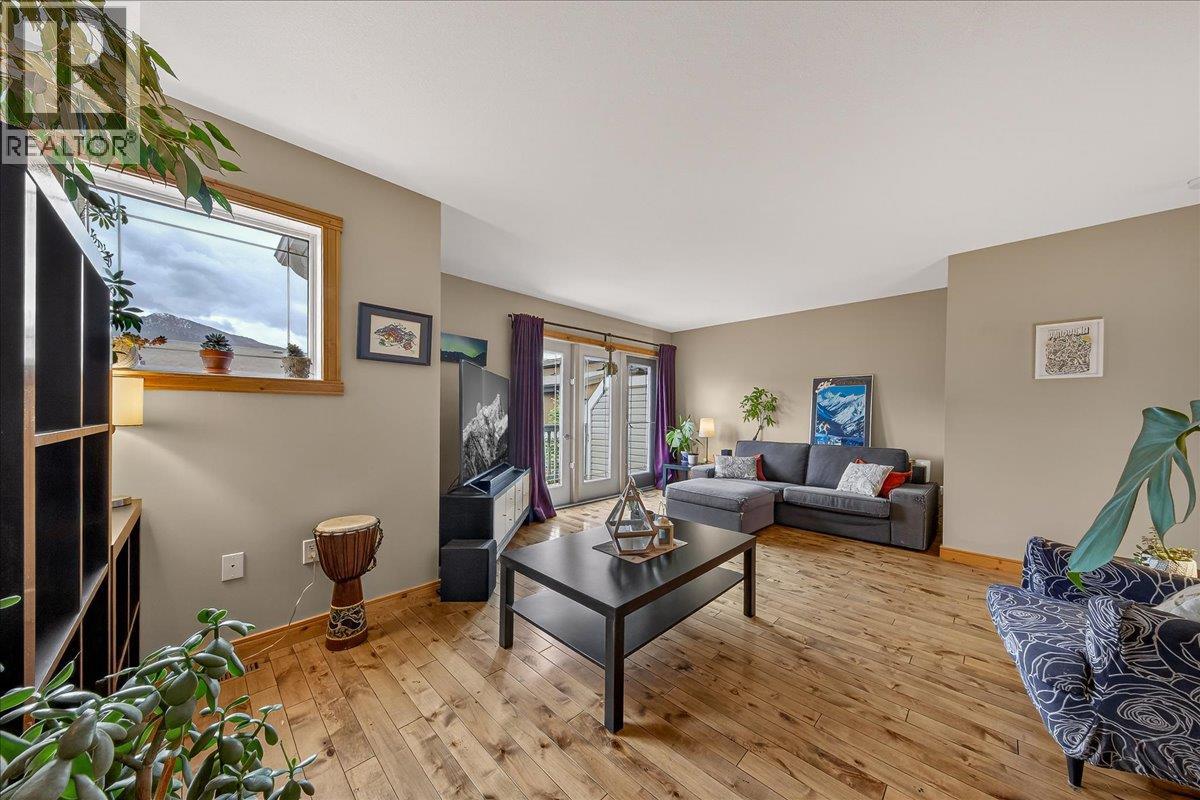 803 10th Avenue, Invermere, British Columbia  V0A 1K0 - Photo 4 - 10381420