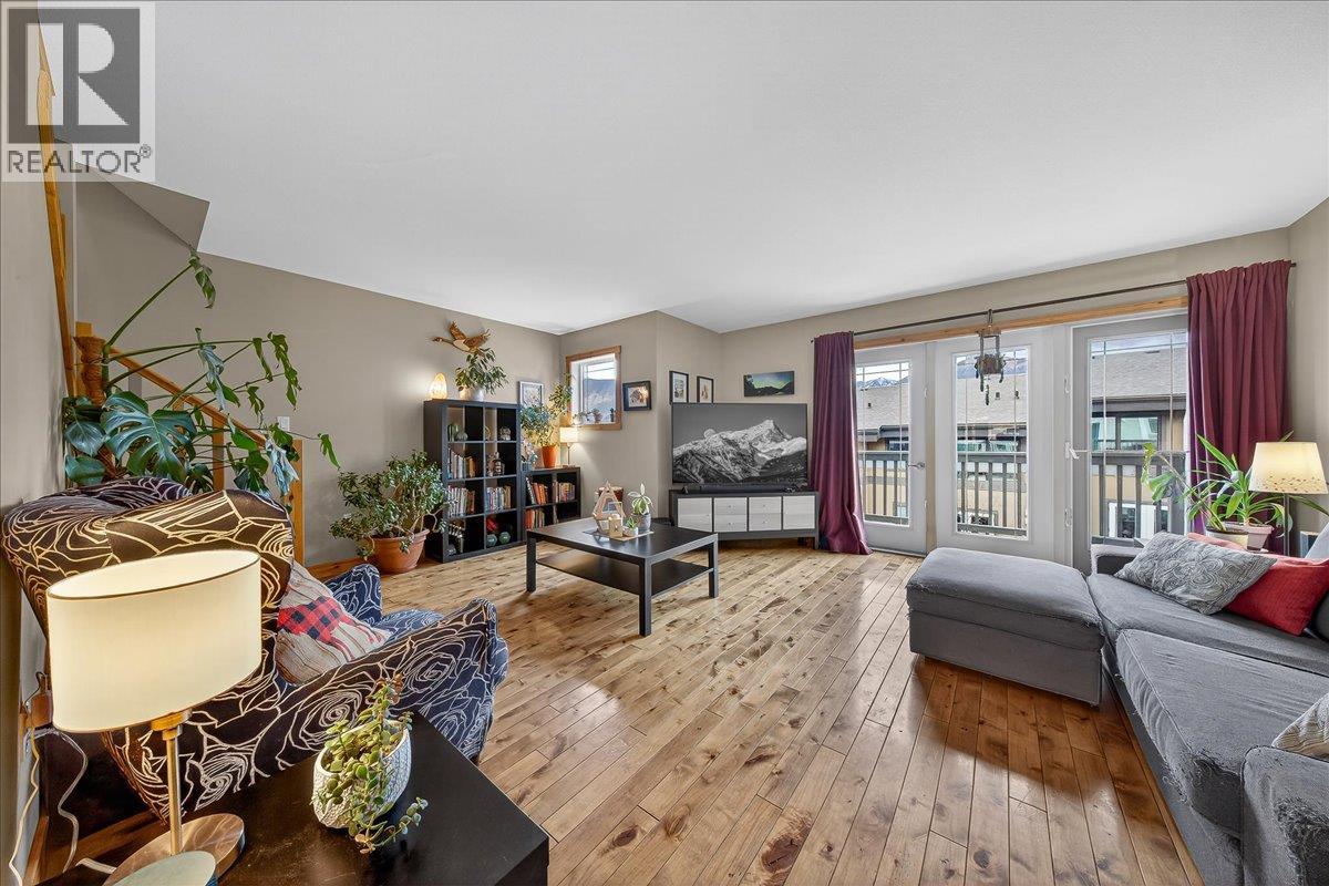 803 10th Avenue, Invermere, British Columbia  V0A 1K0 - Photo 6 - 10381420