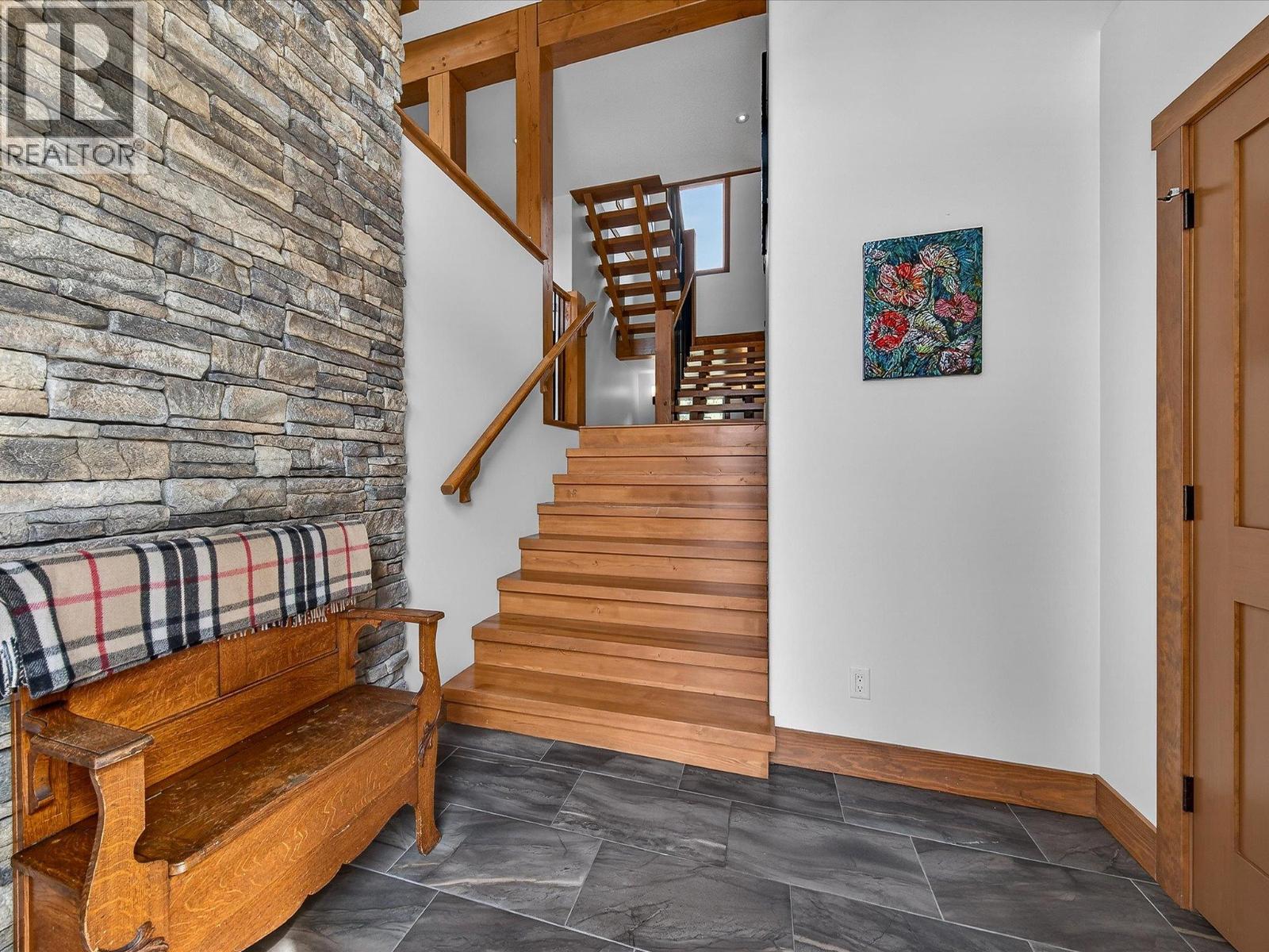 7540 Springs Terrace, Radium Hot Springs, British Columbia  V0A 1M0 - Photo 5 - 10382156