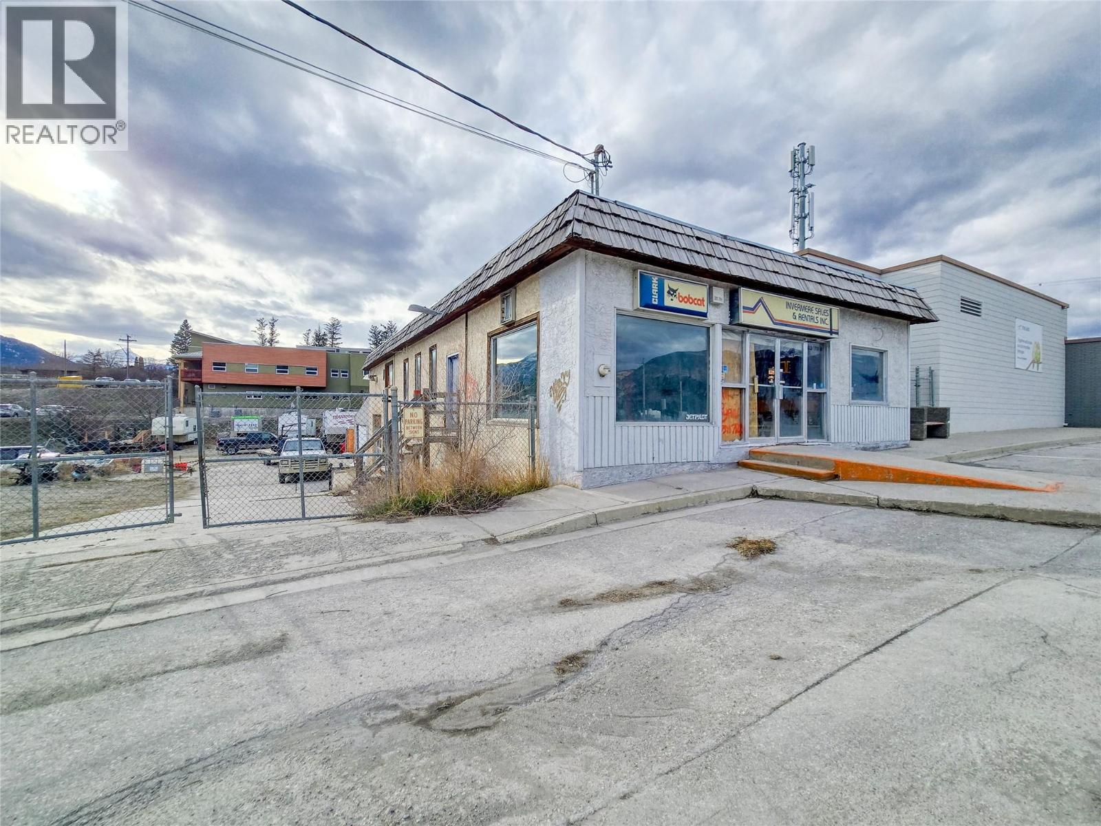 403 7th Avenue, Invermere, British Columbia