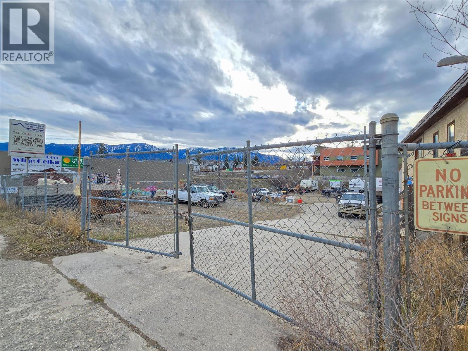 403 7th Avenue, Invermere, British Columbia  V0A 1K4 - Photo 2 - 10382161