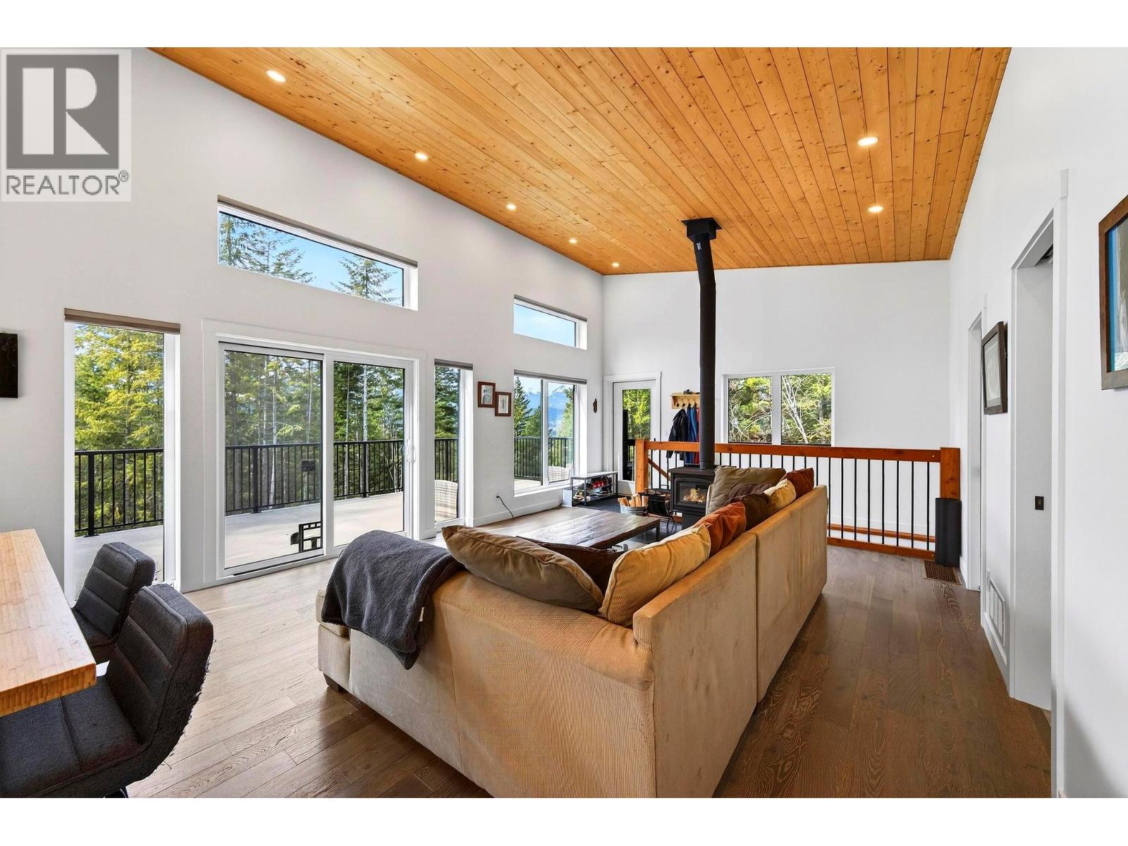 1414 Black Bear Drive, Golden, British Columbia  V0A 1H7 - Photo 9 - 10382718