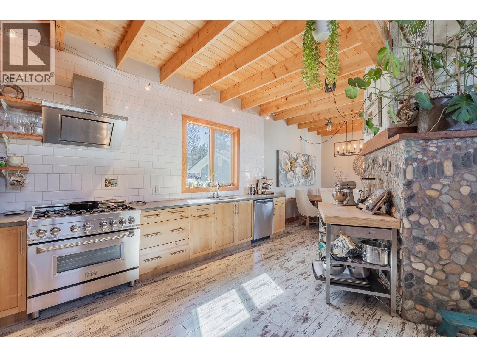 1373 Canterbury Way, Invermere, British Columbia  V0A 1K4 - Photo 18 - 10383000