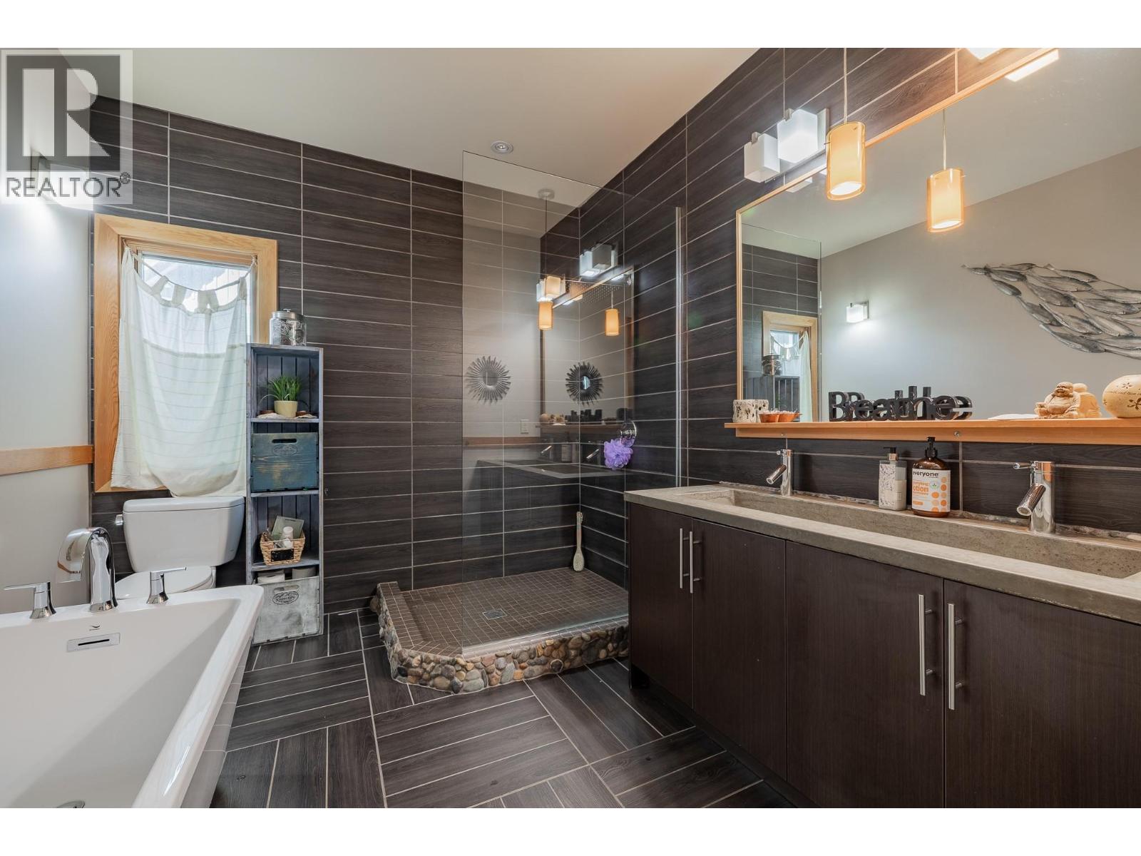 1373 Canterbury Way, Invermere, British Columbia  V0A 1K4 - Photo 22 - 10383000