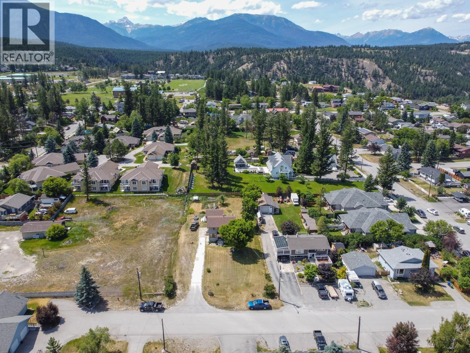 1012 11 Avenue, Invermere, British Columbia  V0A 1K4 - Photo 37 - 10383077