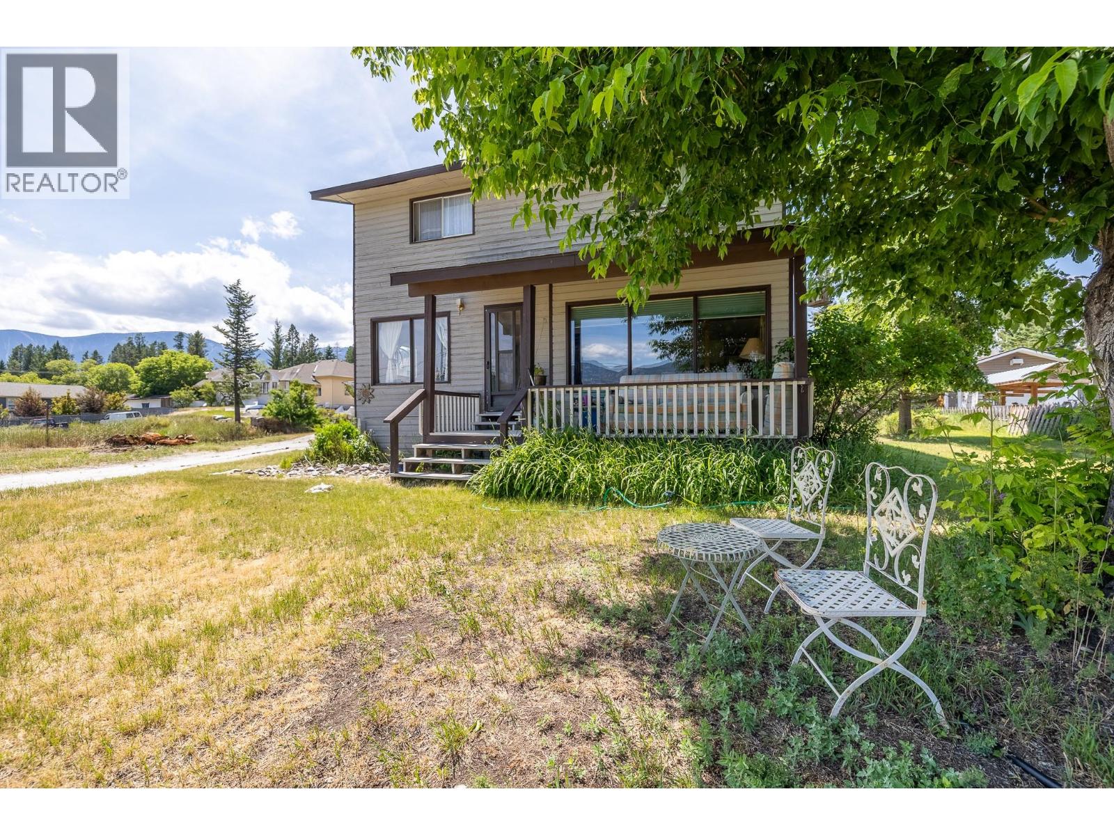 1012 11 Avenue, Invermere, British Columbia  V0A 1K4 - Photo 4 - 10383077