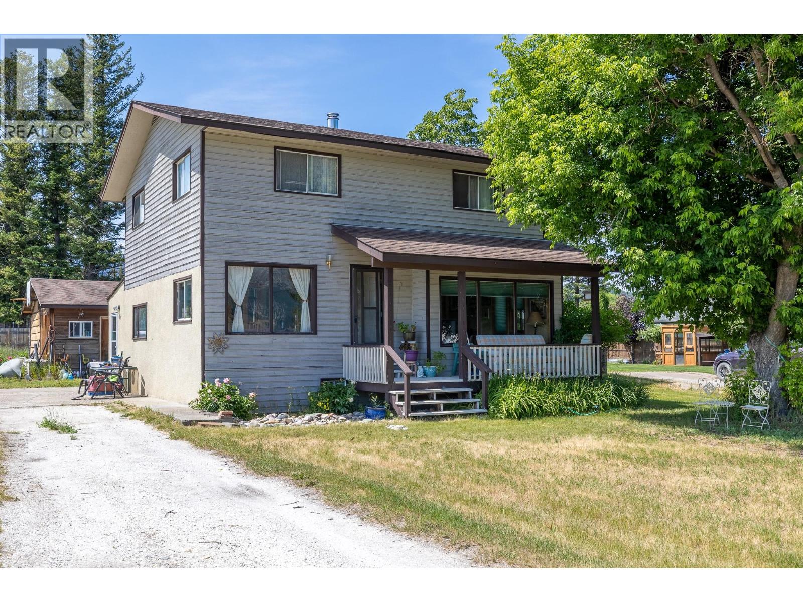 1012 11 Avenue, Invermere, British Columbia  V0A 1K4 - Photo 5 - 10383077