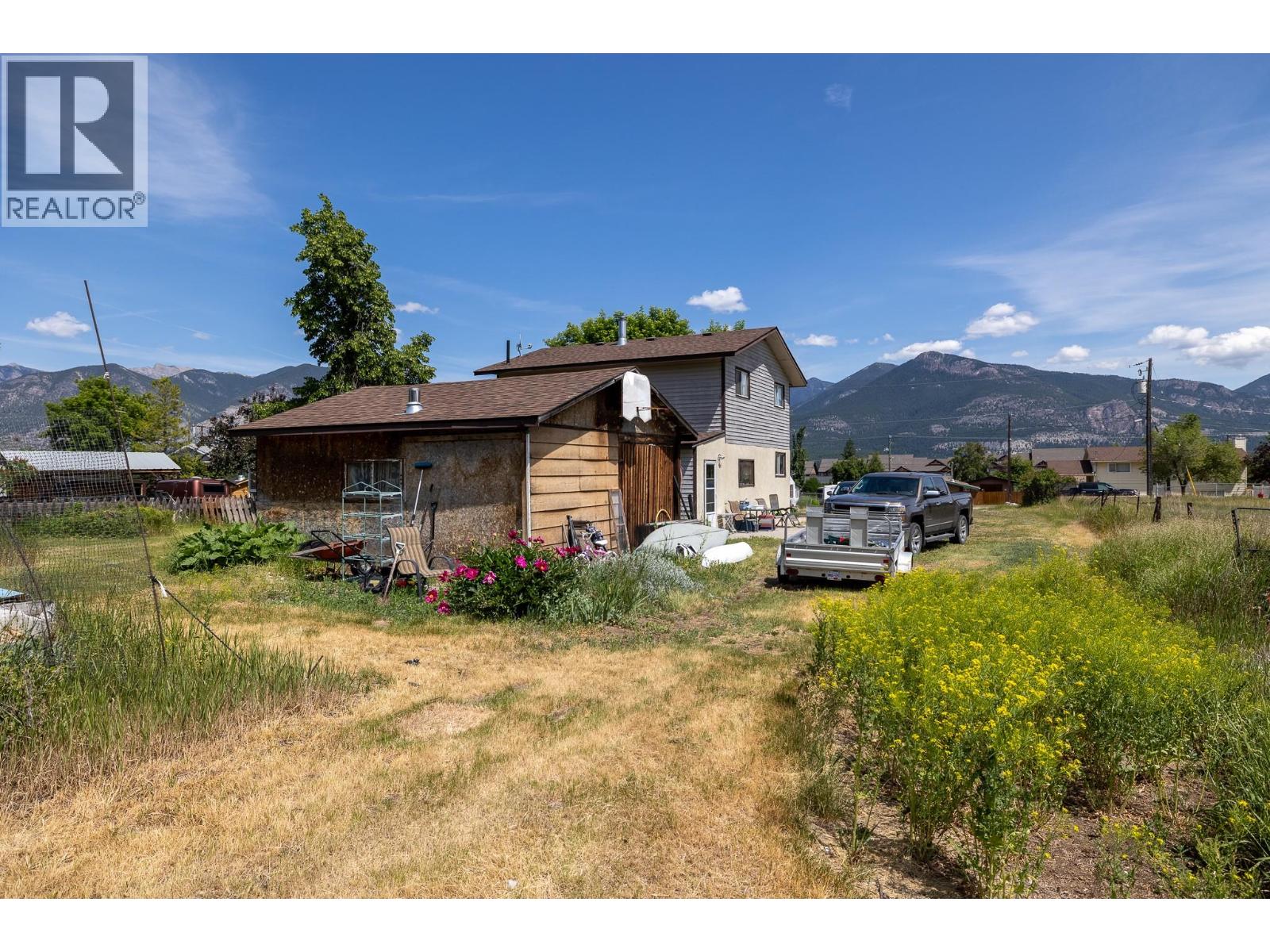 1012 11 Avenue, Invermere, British Columbia  V0A 1K4 - Photo 9 - 10383077