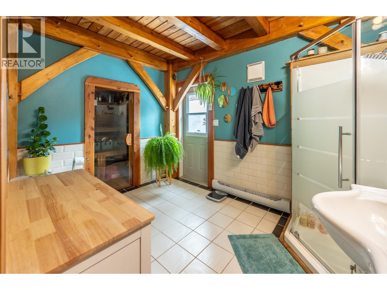 2360 Trans Canada  N Highway, Golden, British Columbia  V0A 1H1 - Photo 27 - 10383080