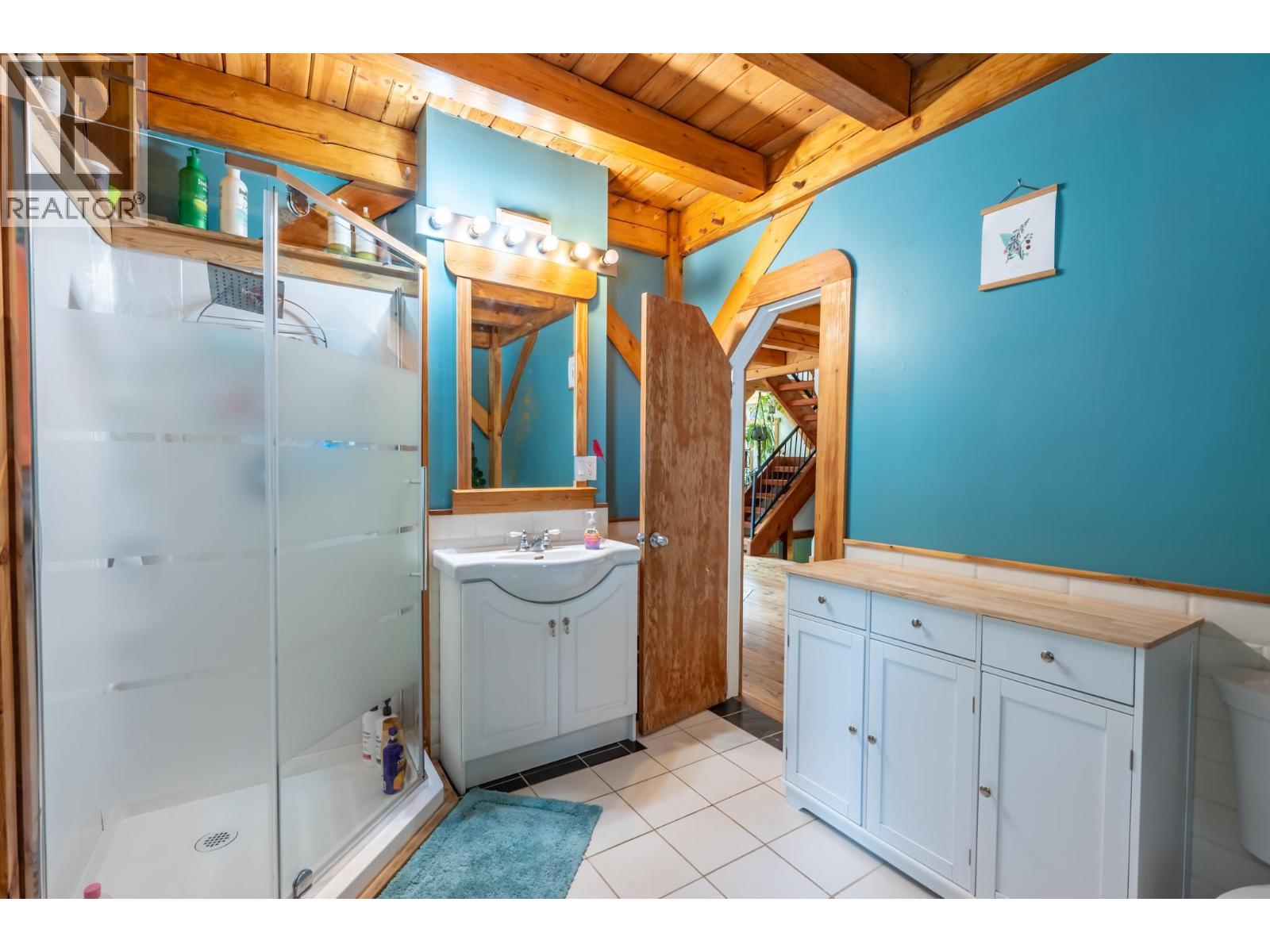 2360 Trans Canada  N Highway, Golden, British Columbia  V0A 1H1 - Photo 29 - 10383080