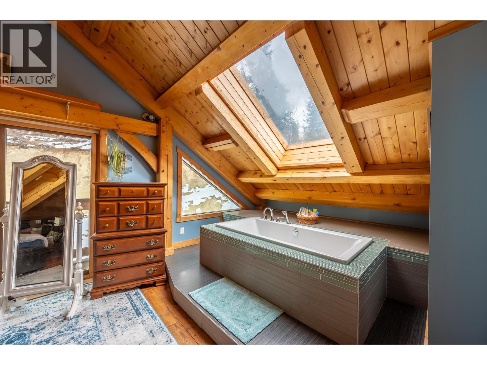 2360 Trans Canada  N Highway, Golden, British Columbia  V0A 1H1 - Photo 36 - 10383080