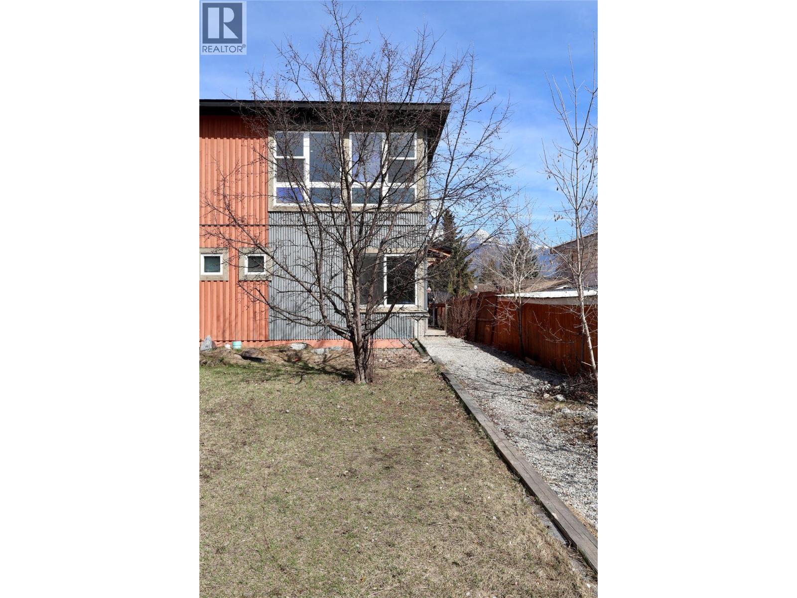 503 10th Street S Unit# B, Golden, British Columbia  V0A 1H0 - Photo 2 - 10381940