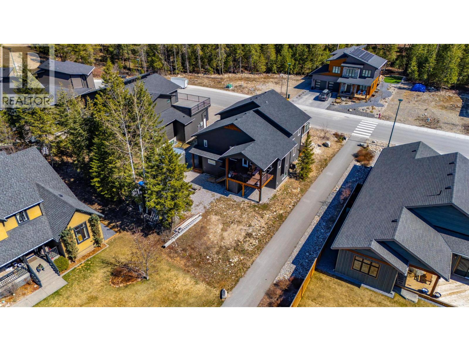 1542 Cedar Street, Golden, British Columbia  V0A 1H6 - Photo 12 - 10383136