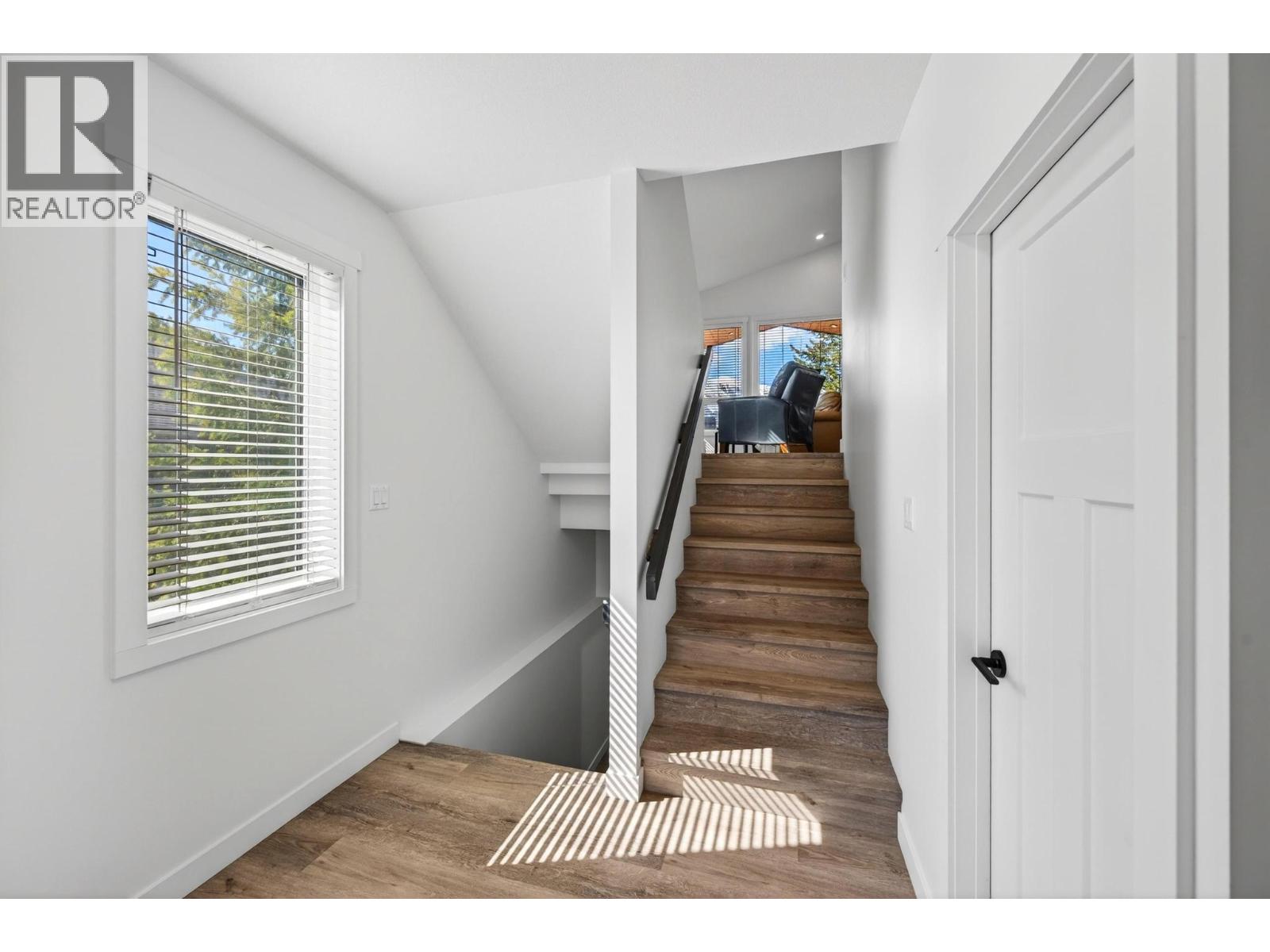 1542 Cedar Street, Golden, British Columbia  V0A 1H6 - Photo 27 - 10383136