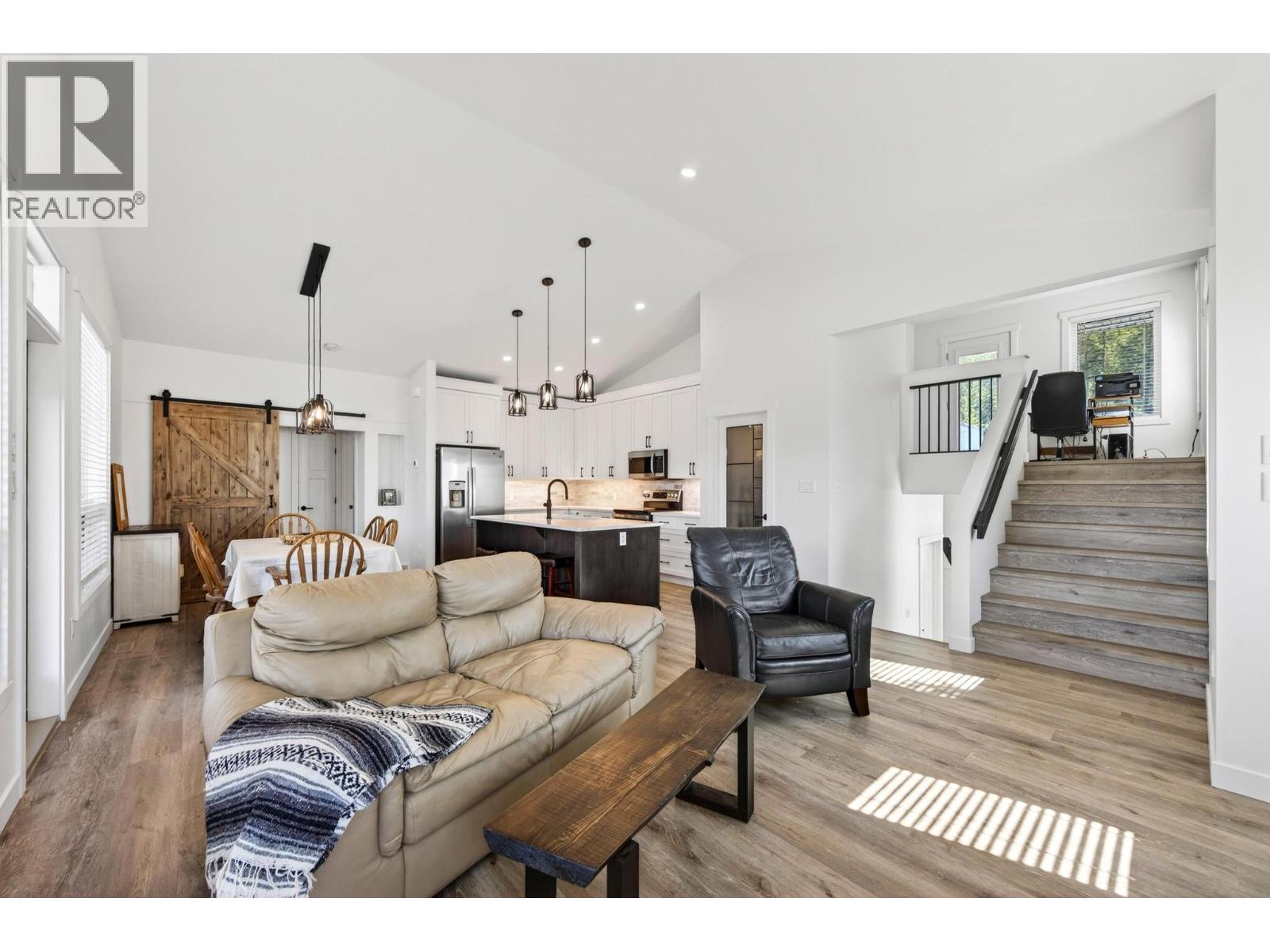 1542 Cedar Street, Golden, British Columbia  V0A 1H6 - Photo 33 - 10383136