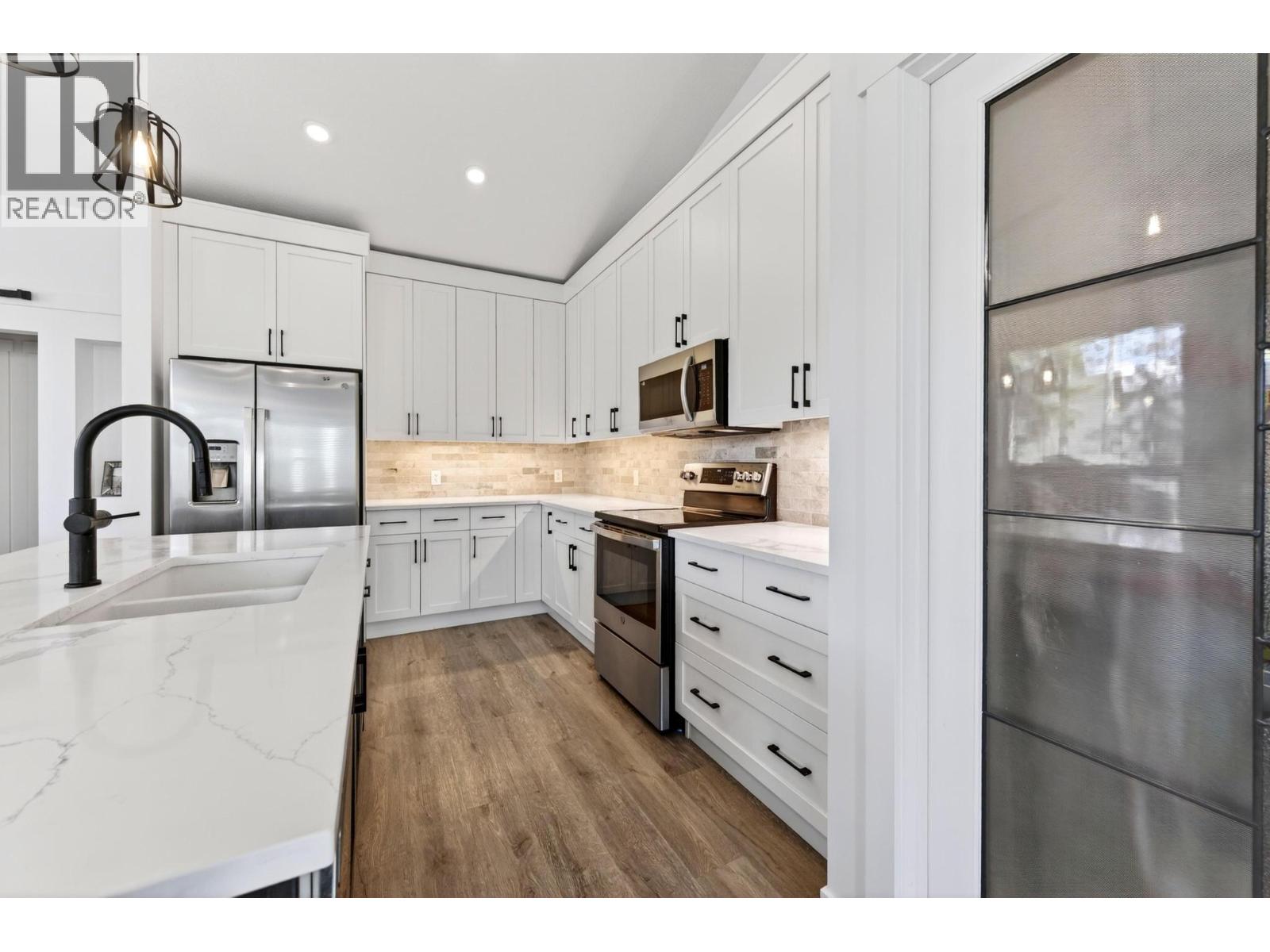 1542 Cedar Street, Golden, British Columbia  V0A 1H6 - Photo 39 - 10383136