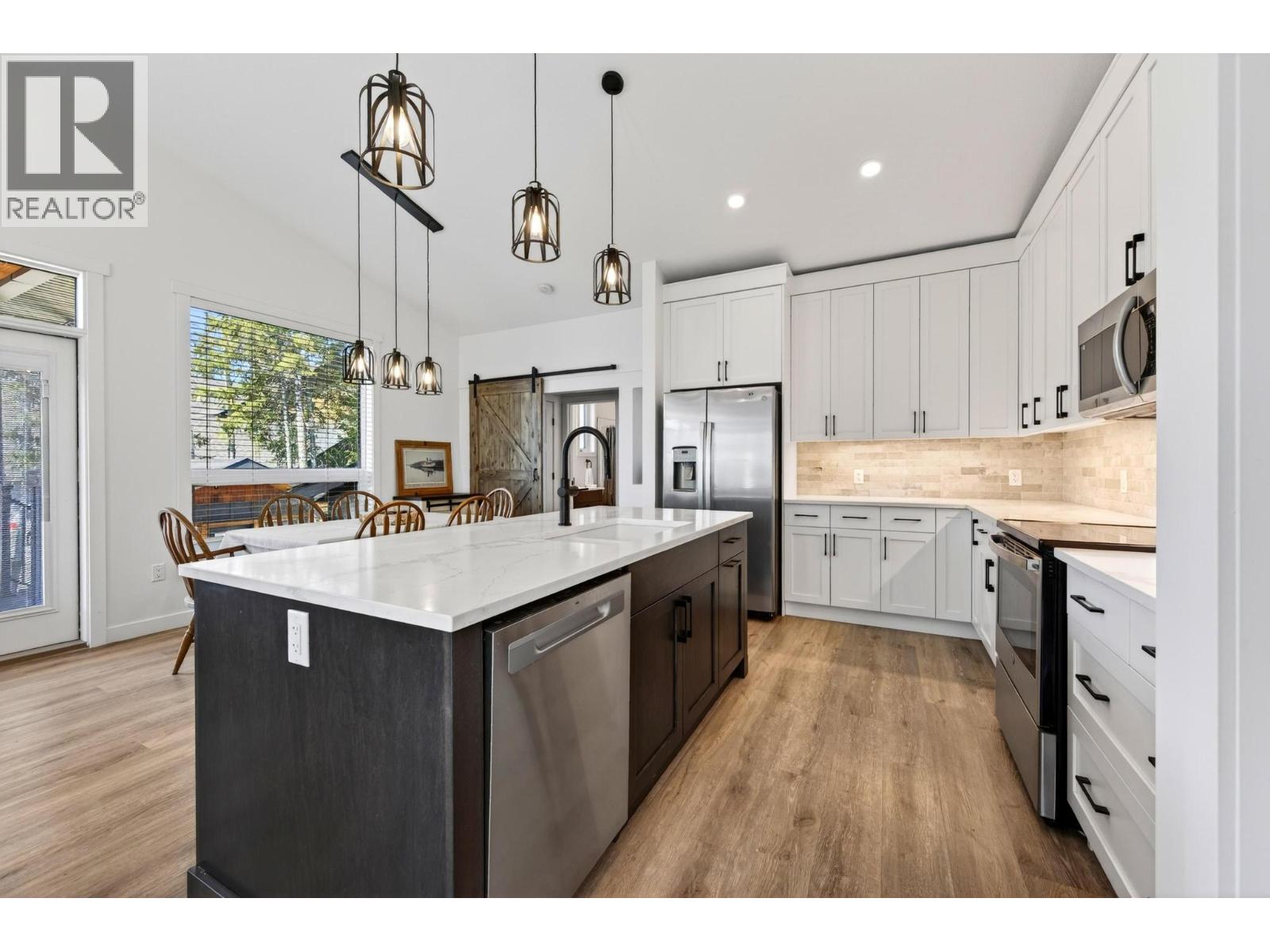 1542 Cedar Street, Golden, British Columbia  V0A 1H6 - Photo 40 - 10383136