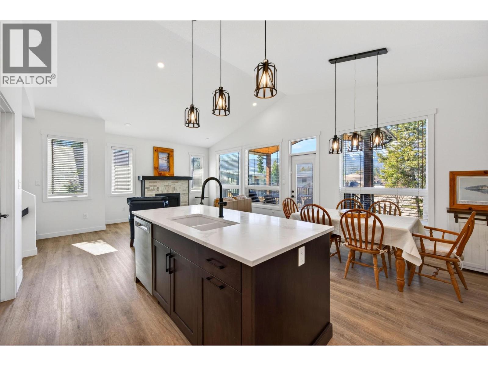 1542 Cedar Street, Golden, British Columbia  V0A 1H6 - Photo 42 - 10383136