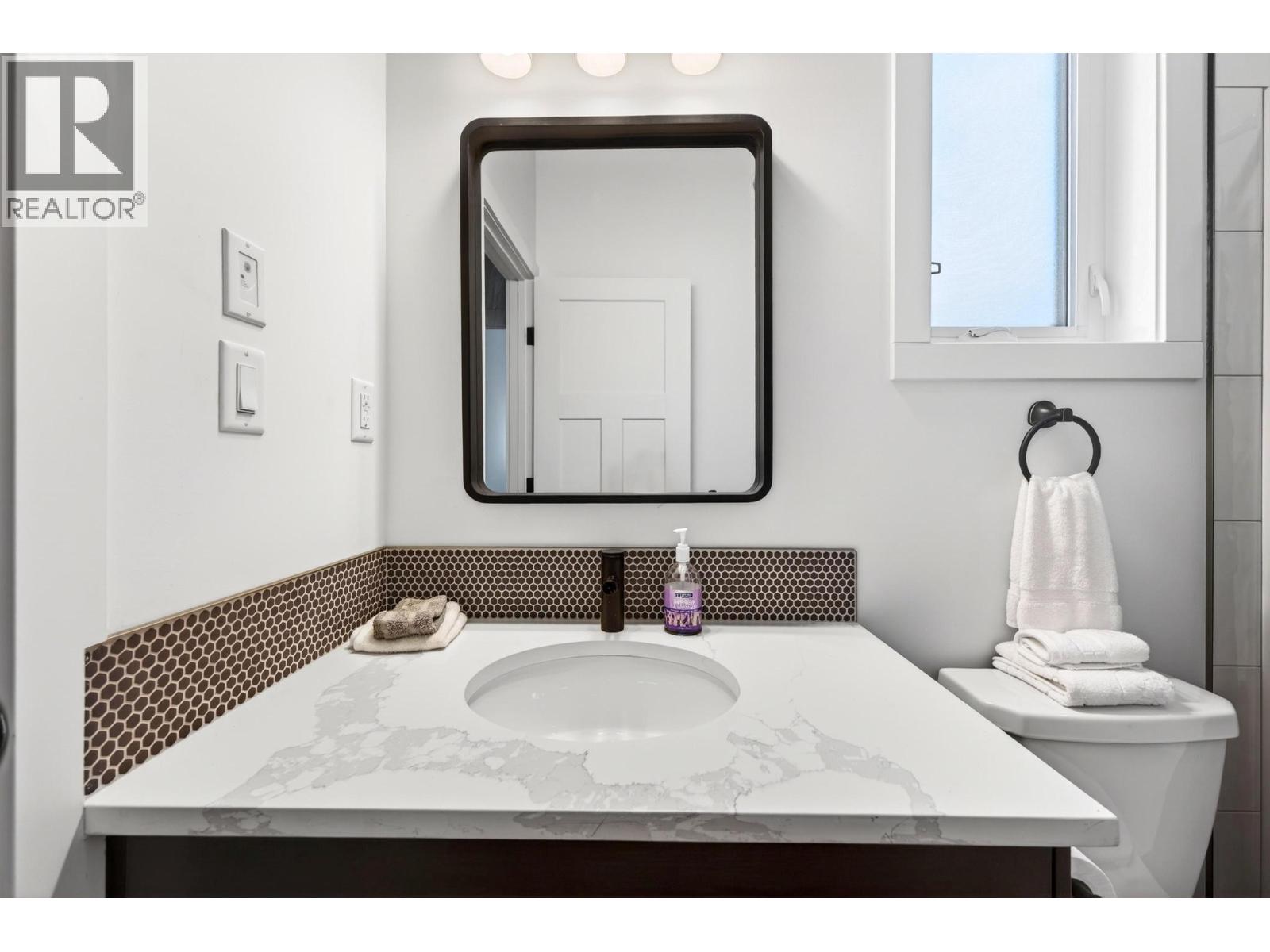 1542 Cedar Street, Golden, British Columbia  V0A 1H6 - Photo 48 - 10383136