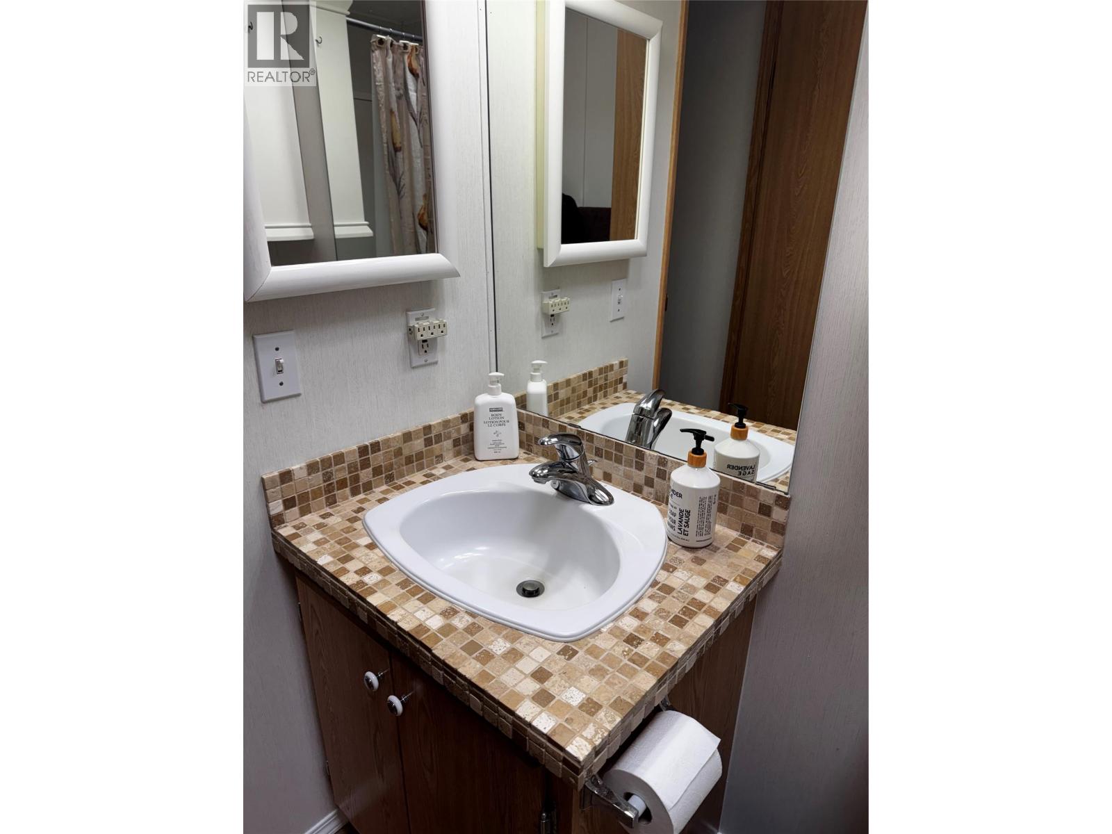 1766 Short Road, Golden, British Columbia  V0A 1H1 - Photo 17 - 10381160